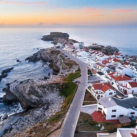 Pura Vida Baleal Ferrel (Leiria)